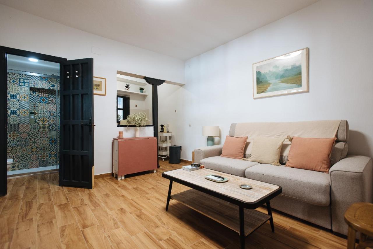 Aitana'S Retreat With Charming Garden Apartment Seville Exterior photo